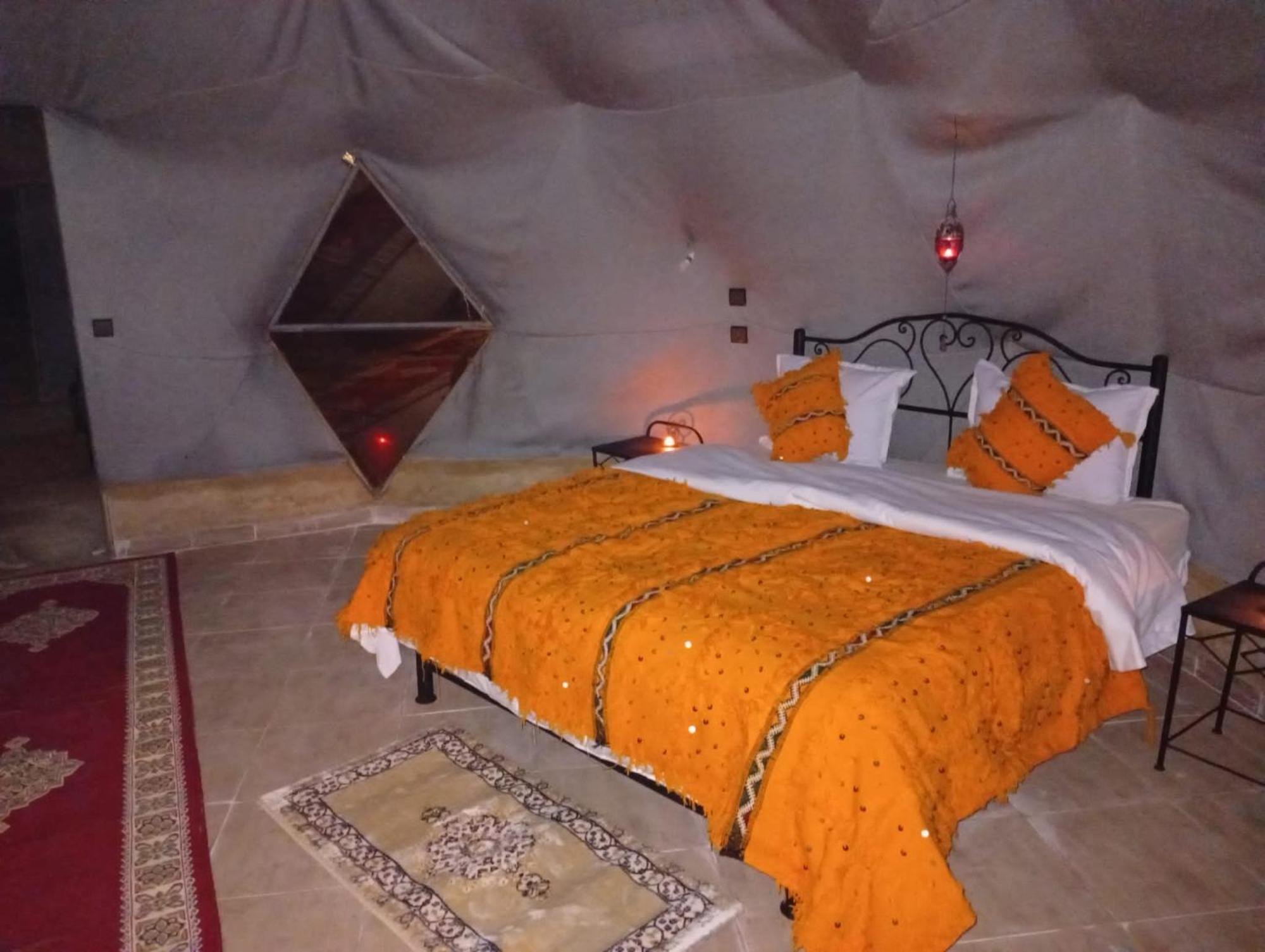 Restcamp Ergchebbi Hotel Merzouga Bagian luar foto